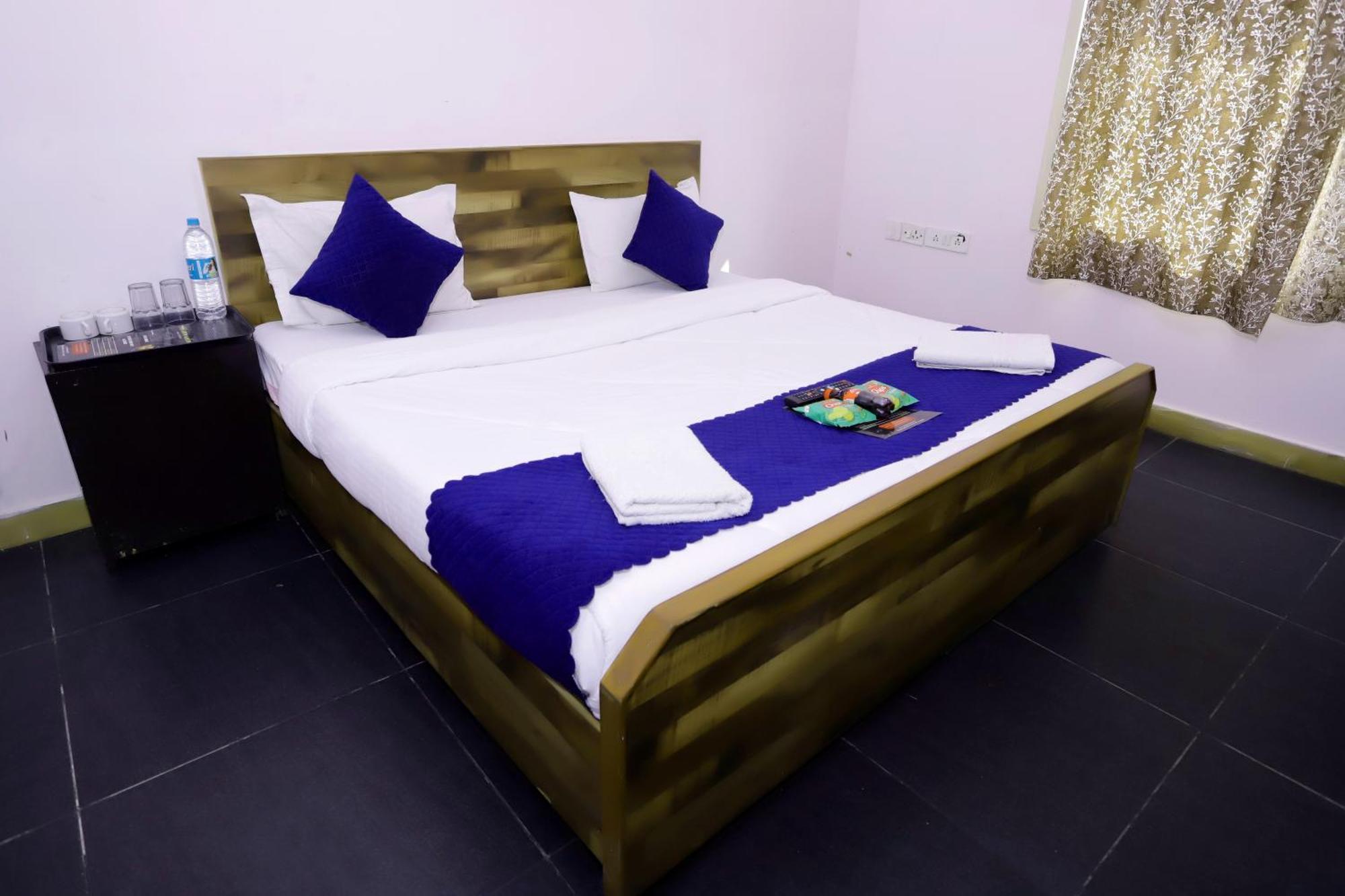 Hotel Warm Welcome - Noida Sector 51 Экстерьер фото