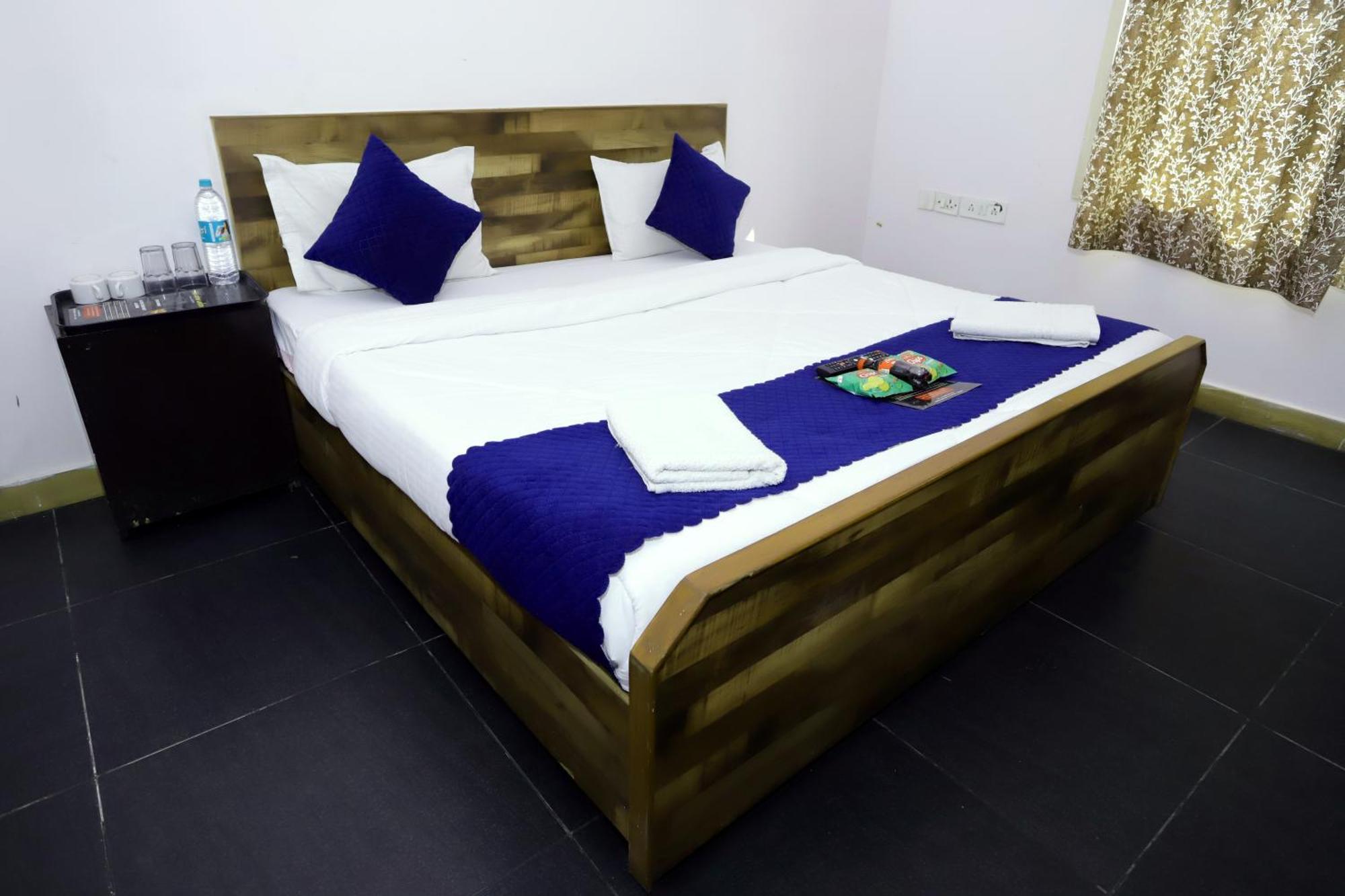 Hotel Warm Welcome - Noida Sector 51 Экстерьер фото
