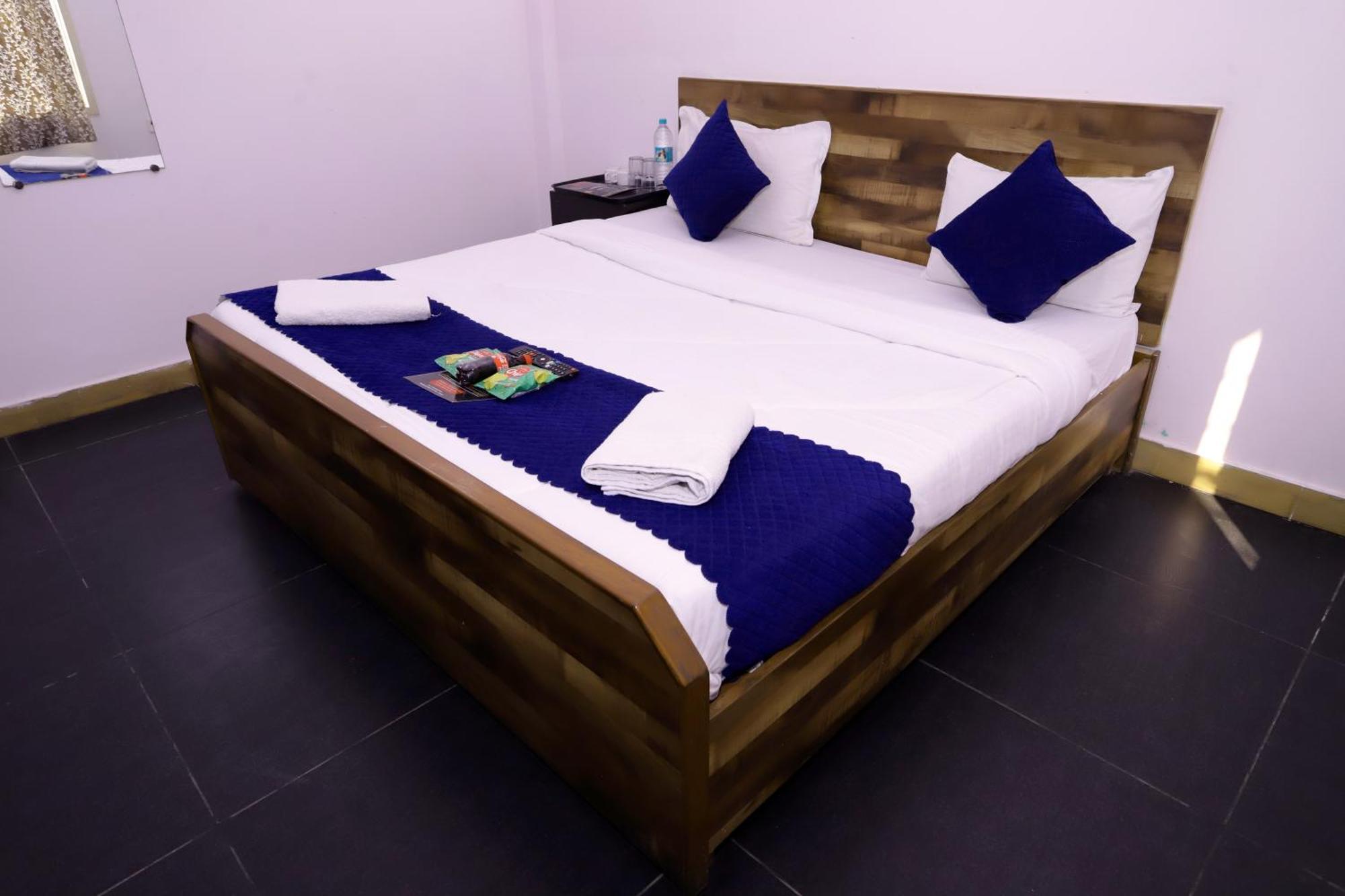 Hotel Warm Welcome - Noida Sector 51 Экстерьер фото