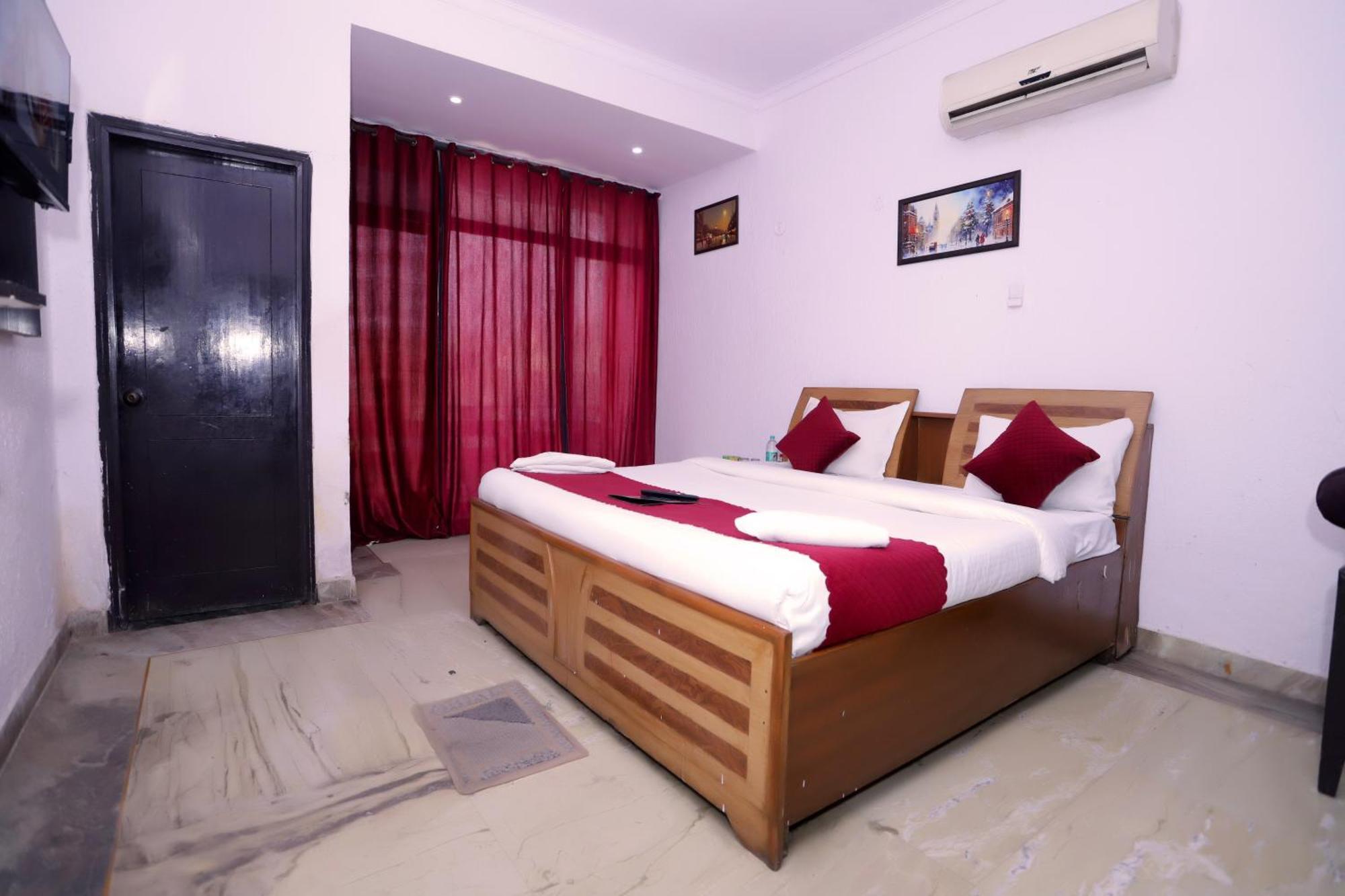 Hotel Warm Welcome - Noida Sector 51 Экстерьер фото