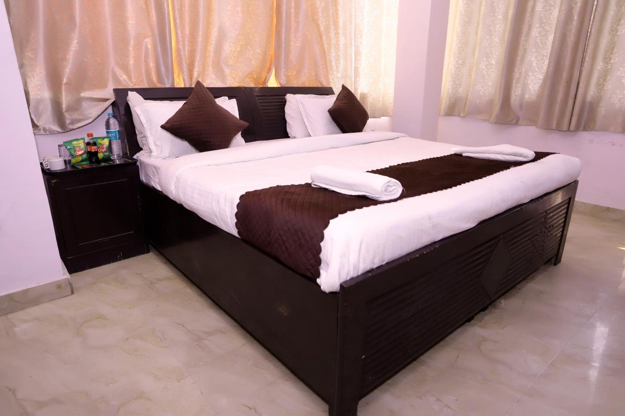 Hotel Warm Welcome - Noida Sector 51 Экстерьер фото