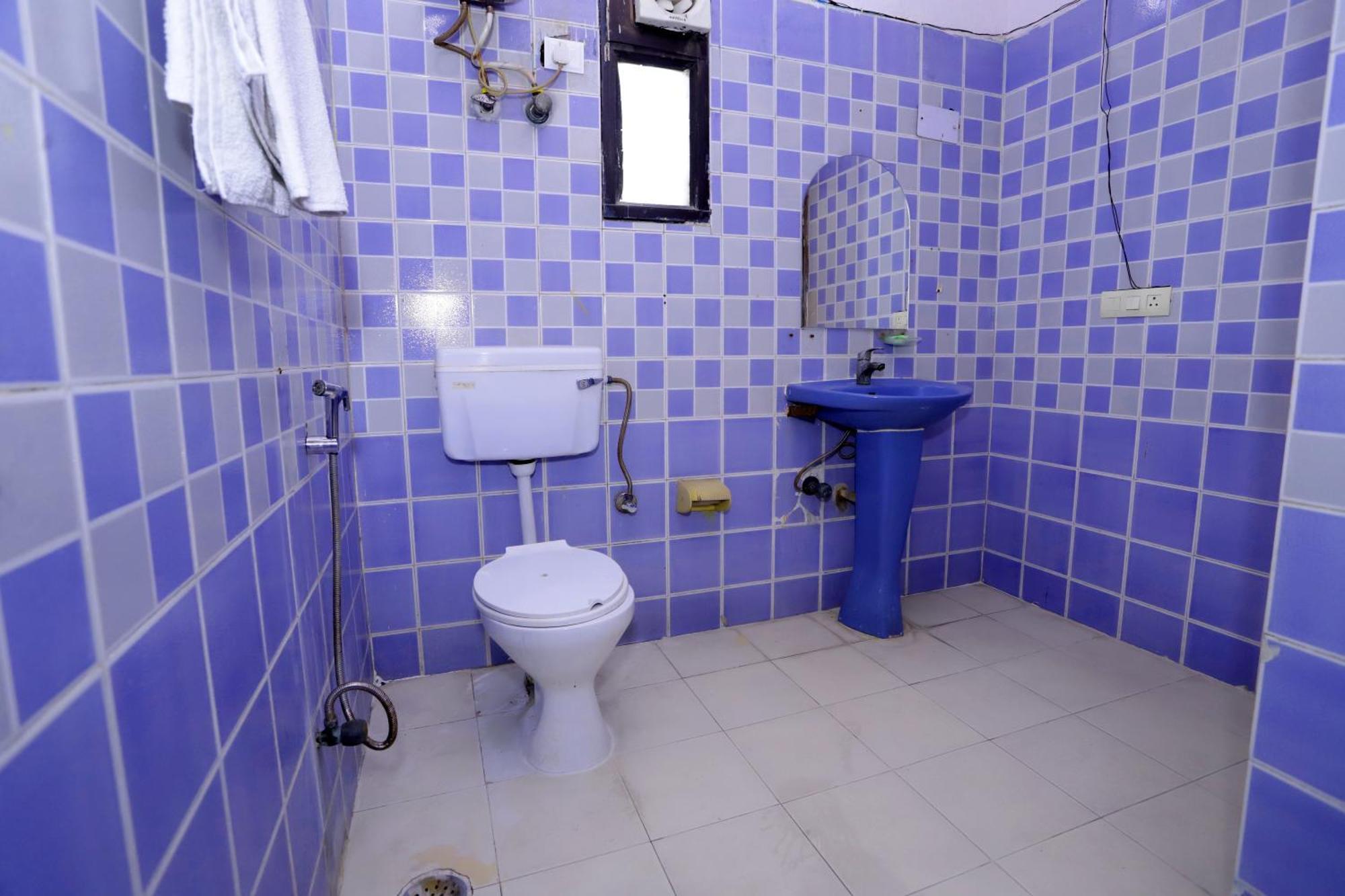 Hotel Warm Welcome - Noida Sector 51 Экстерьер фото
