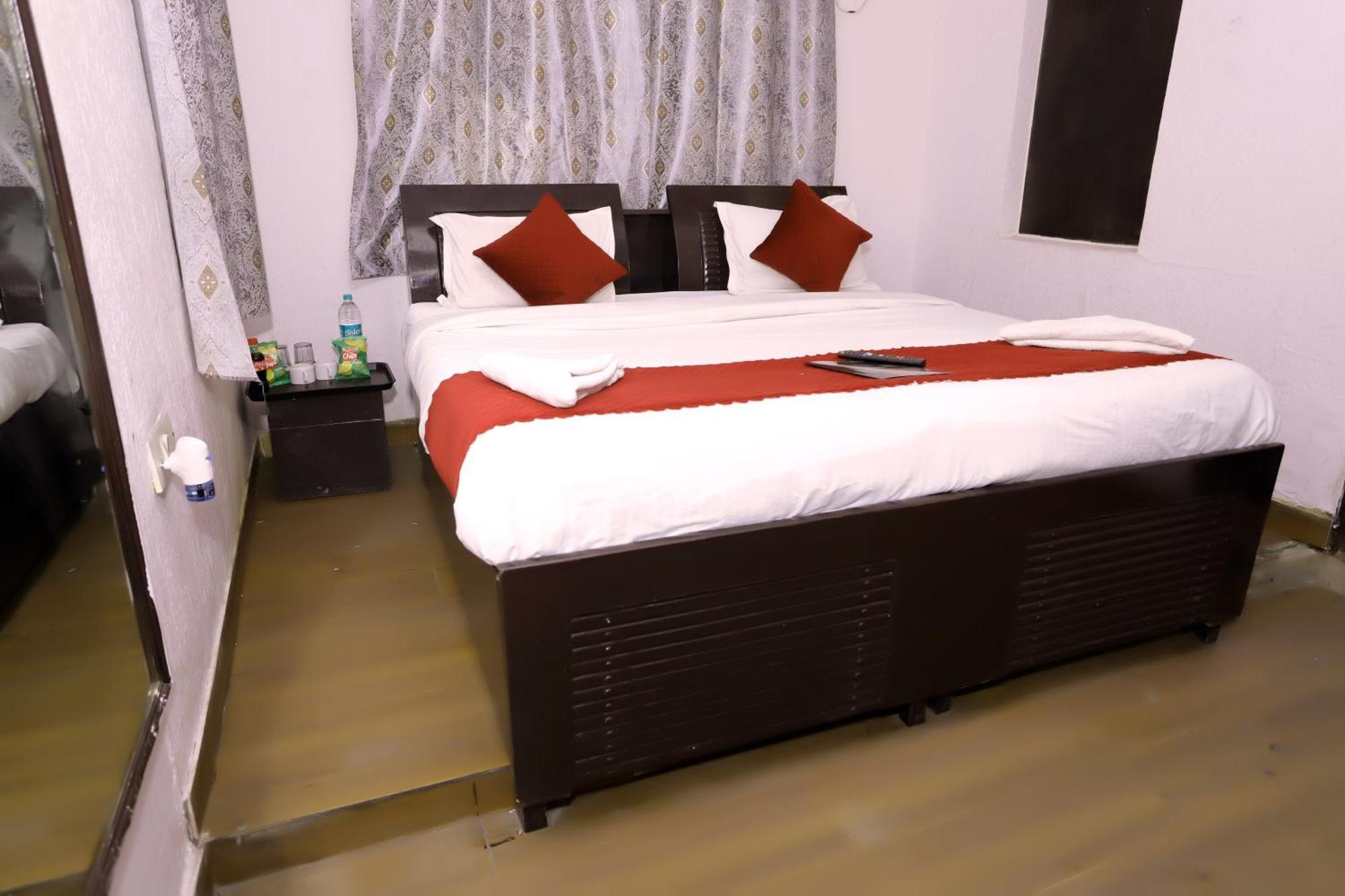 Hotel Warm Welcome - Noida Sector 51 Экстерьер фото
