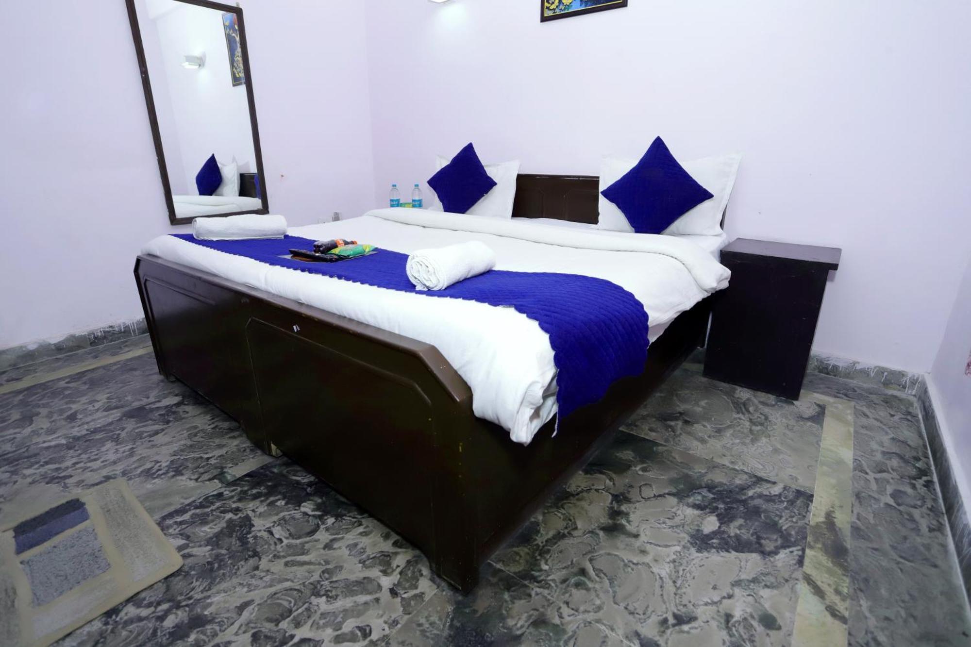 Hotel Warm Welcome - Noida Sector 51 Экстерьер фото