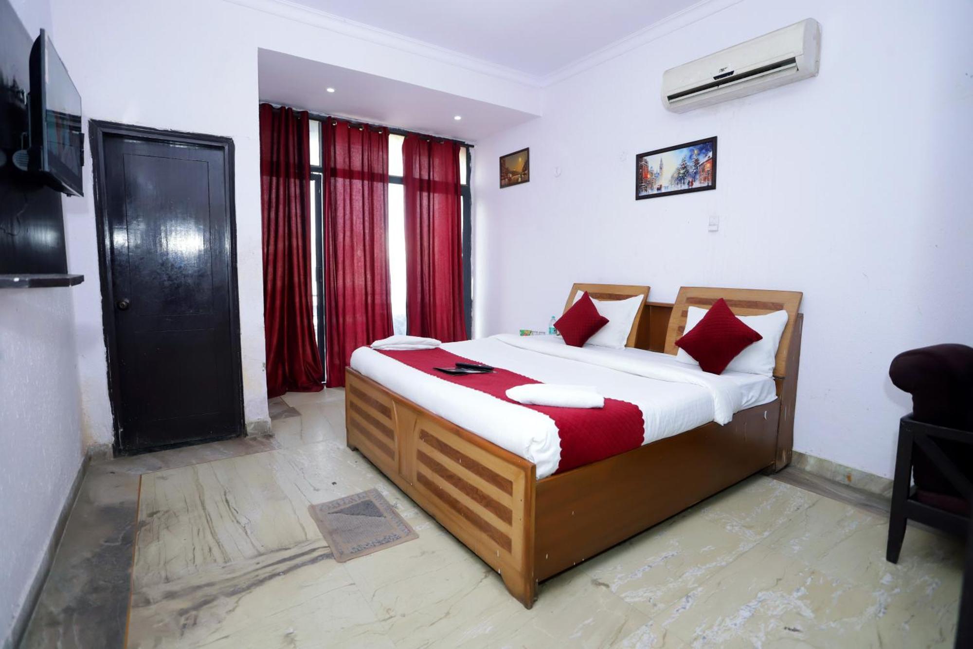 Hotel Warm Welcome - Noida Sector 51 Экстерьер фото