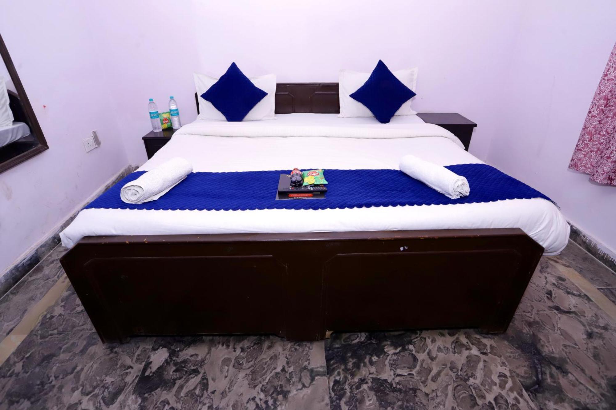 Hotel Warm Welcome - Noida Sector 51 Экстерьер фото