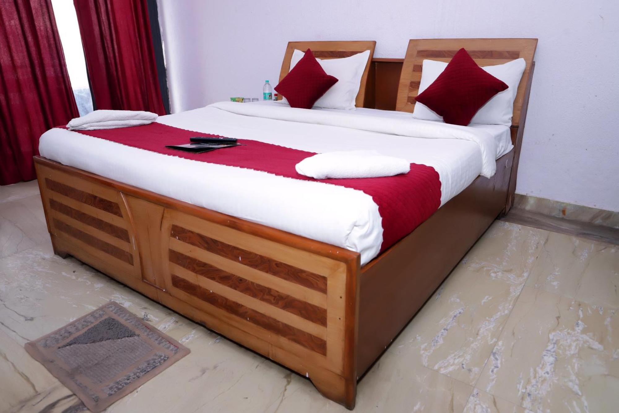 Hotel Warm Welcome - Noida Sector 51 Экстерьер фото