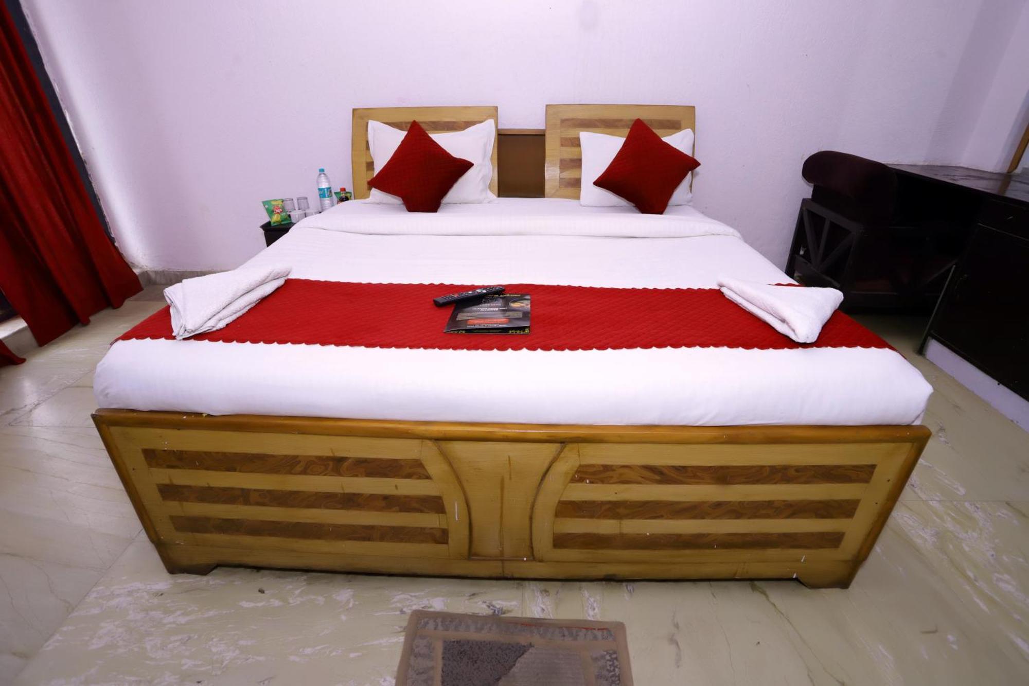 Hotel Warm Welcome - Noida Sector 51 Экстерьер фото