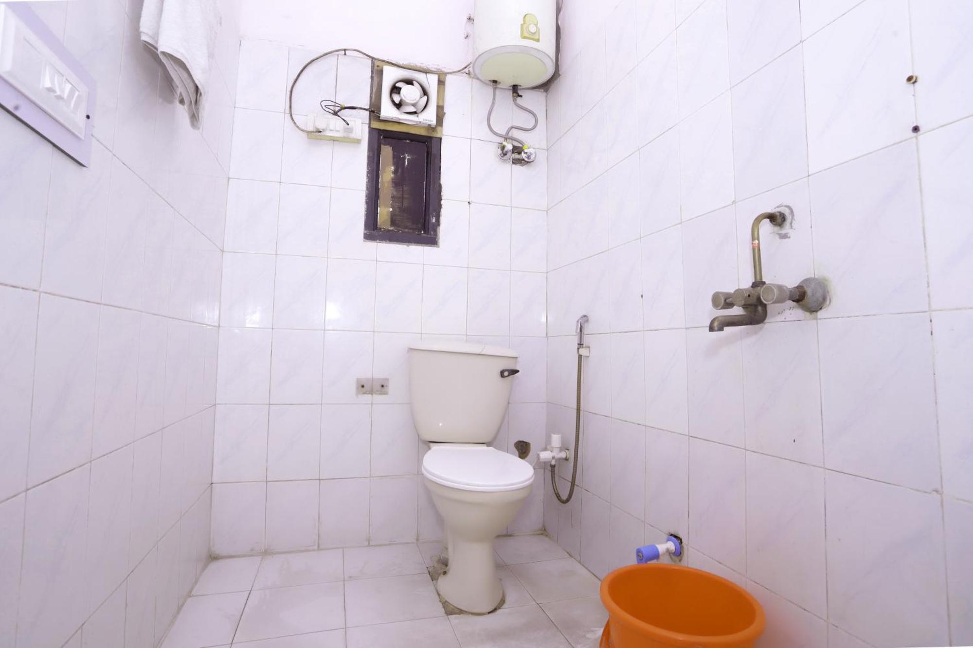 Hotel Warm Welcome - Noida Sector 51 Экстерьер фото
